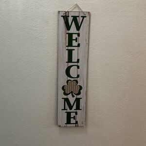 Green and White Welcome Wall Sign